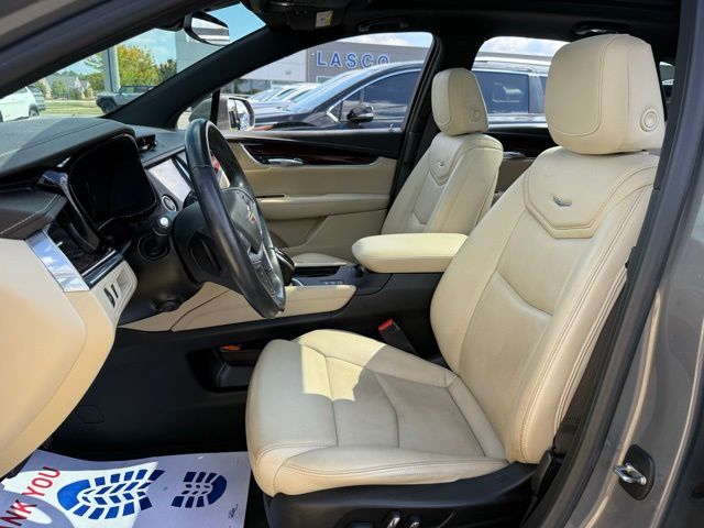 2018 Cadillac XT5 Premium Luxury photo 2