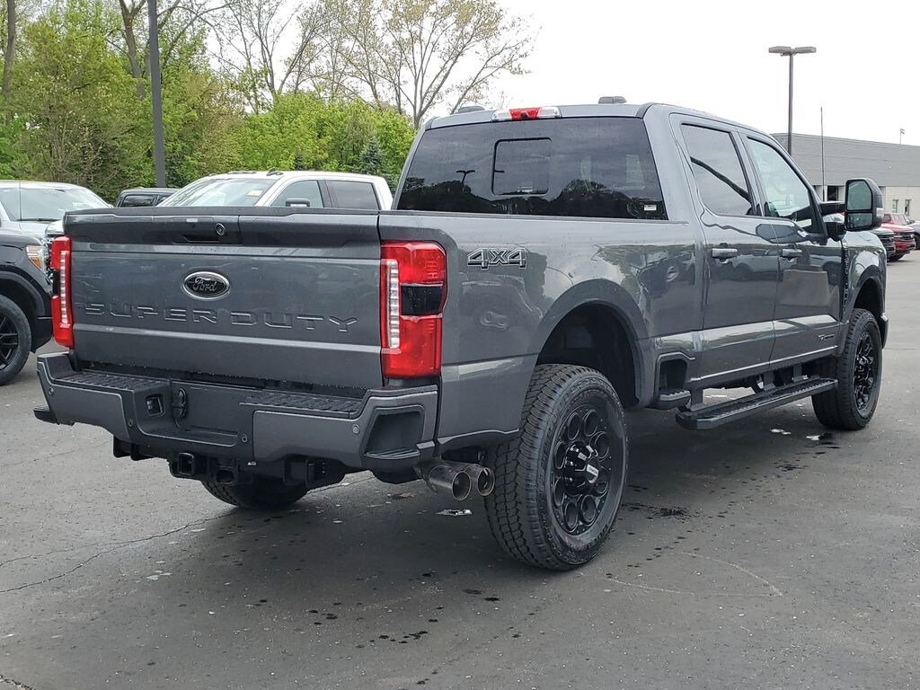 New 2026 Ford Super Duty F-350® Lariat® TRUCK
