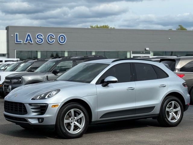 2017 Porsche Macan -'s photo