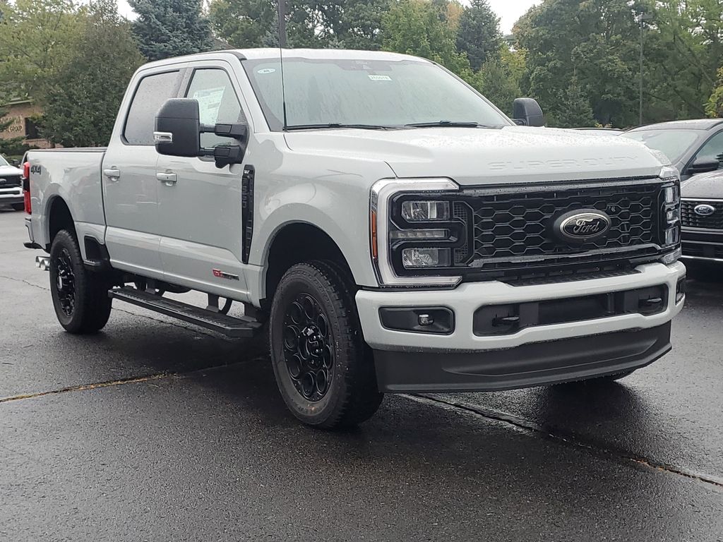2026 Ford F-350 XLT photo 3