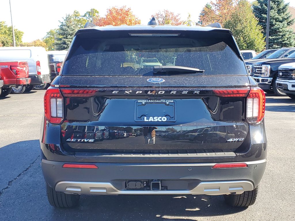 2026 Ford Explorer photo 3