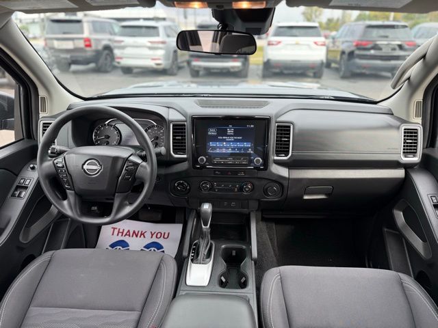 2024 Nissan Frontier SV photo 3