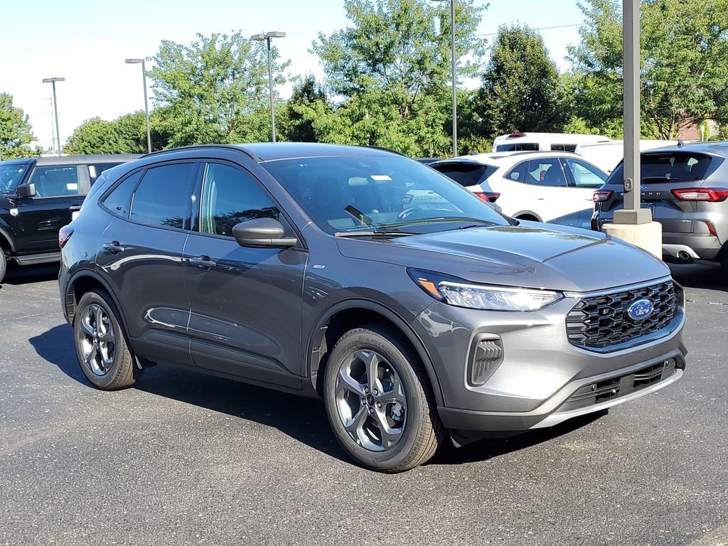 2025 Ford Escape ST-Line photo 2
