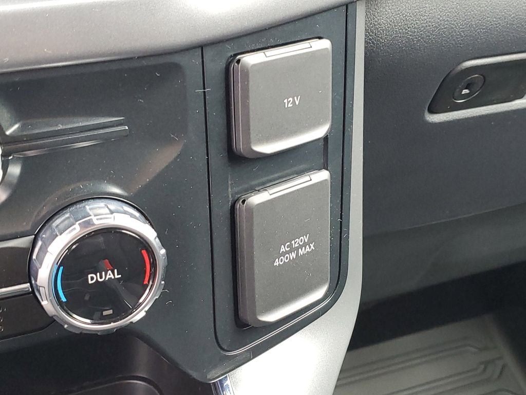 2025 Ford F-150 XLT - Photo 22