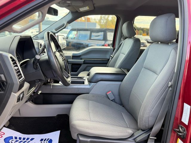 2016 Ford F-150 XLT photo 2