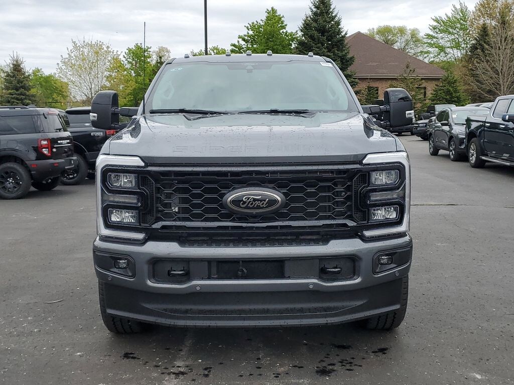 New 2026 Ford Super Duty F-350® Lariat® TRUCK