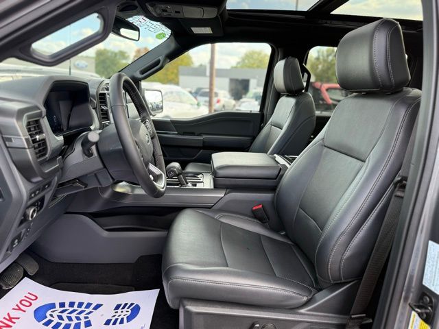 2024 Ford F-150 XLT photo 2