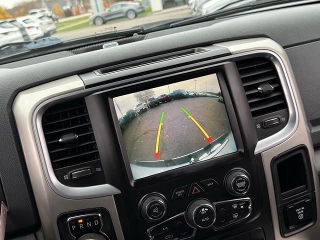 2015 Ram 1500 SLT photo 4