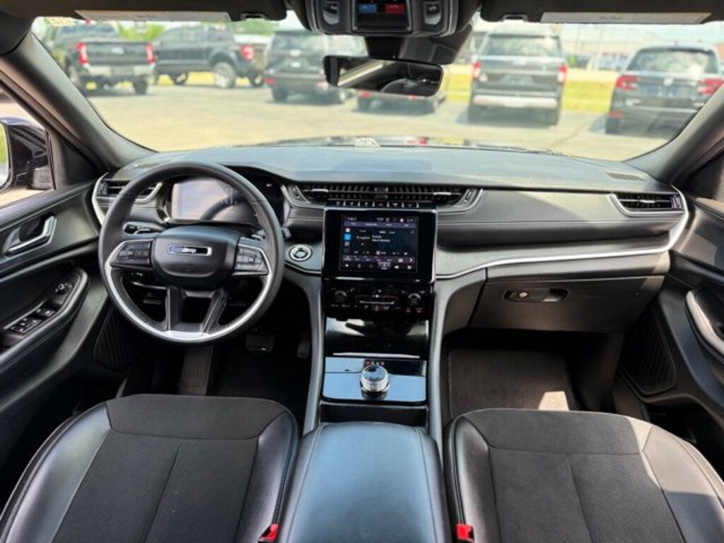 Certified 2025 Jeep Grand Cherokee Altitude SUV