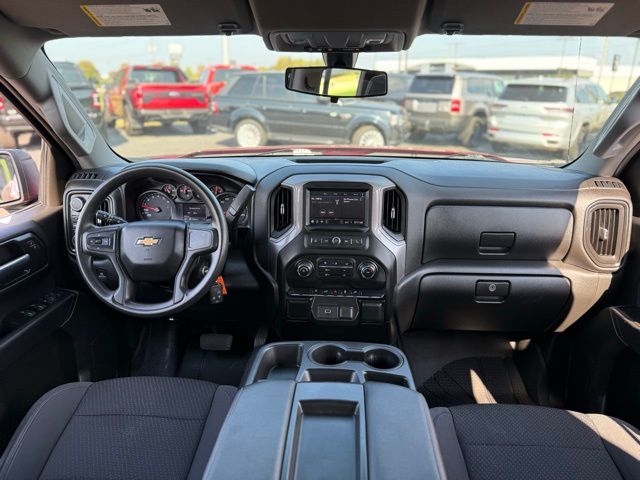 2020 Chevrolet Silverado 1500 Custom photo 3