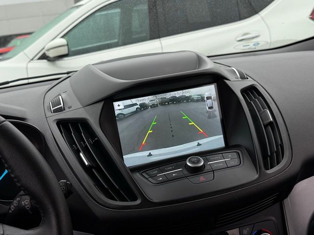 2019 Ford Escape SEL photo 4