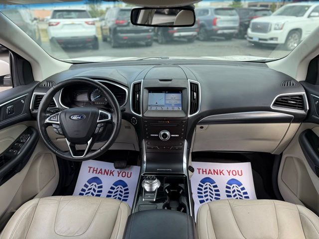2019 Ford Edge Titanium photo 3