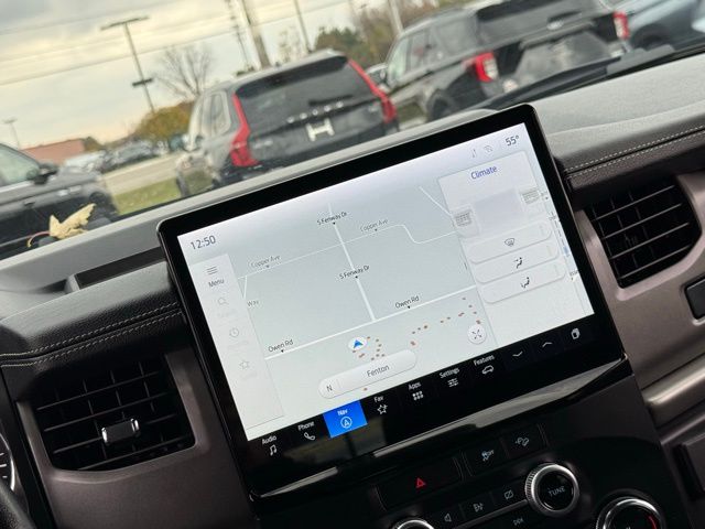 2022 Ford Expedition MAX XLT photo 4