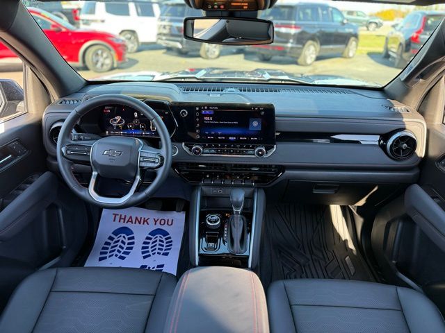 2024 Chevrolet Colorado Z71 photo 3