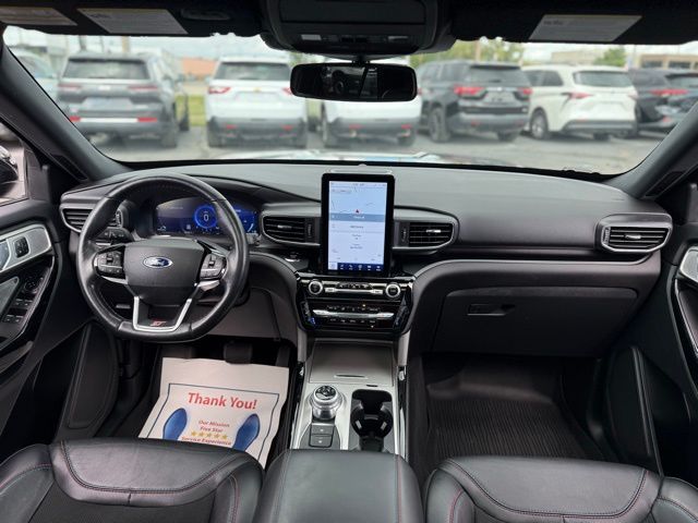 2023 Ford Explorer ST photo 3