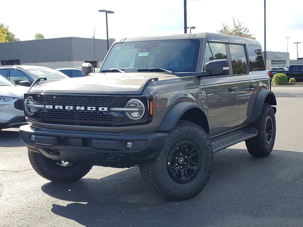 New 2025 Ford Bronco Outer Banks SUV