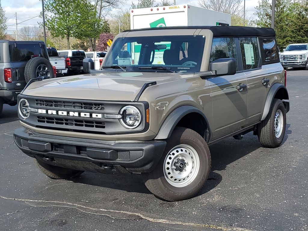 2025 Ford Bronco Base 4x4's photo