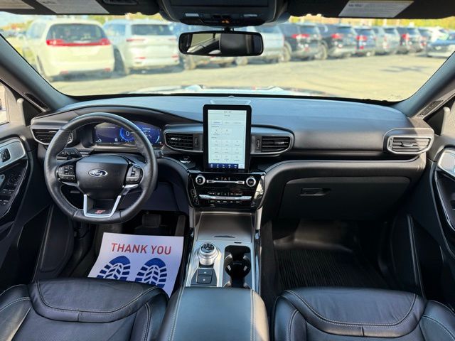 2023 Ford Explorer ST photo 3