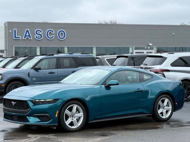 2026 Ford Mustang EcoBoost Fastback's photo