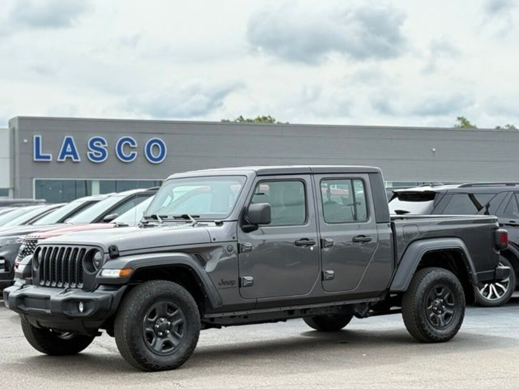 Used 2022 Jeep Gladiator Sport Truck