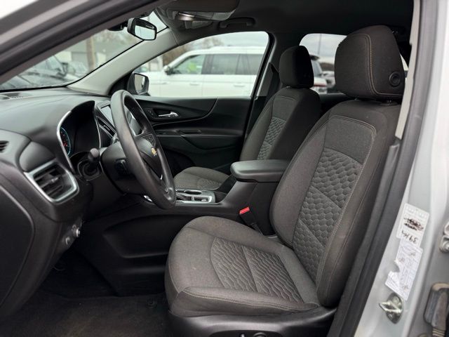 2020 Chevrolet Equinox LT photo 2