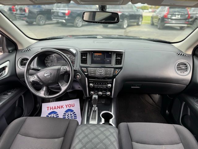 2020 Nissan Pathfinder SV photo 3