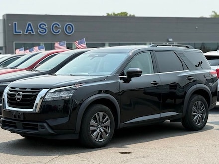 2022 Nissan Pathfinder SV SUV