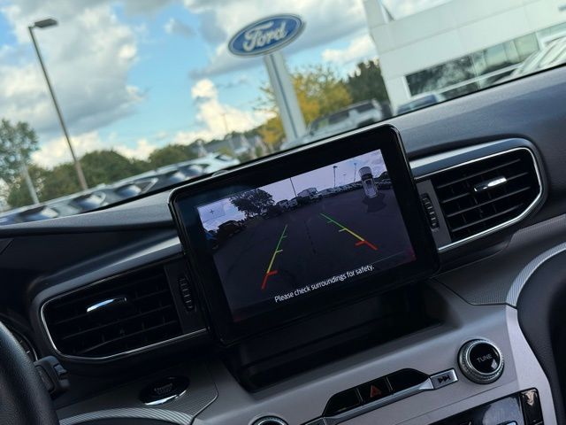 2023 Ford Explorer XLT photo 4
