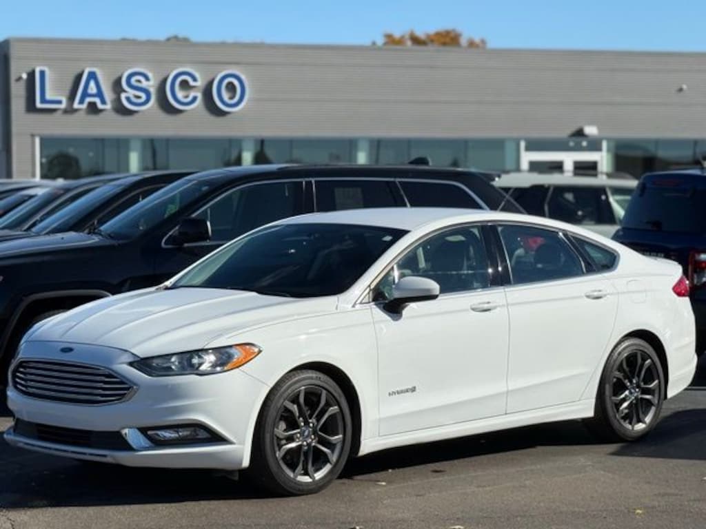 Used 2018 Ford Fusion SE SEDAN