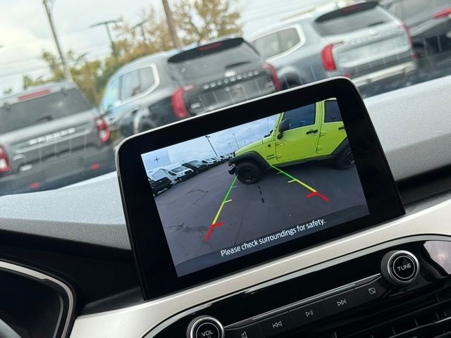 2022 Ford Escape SE photo 4