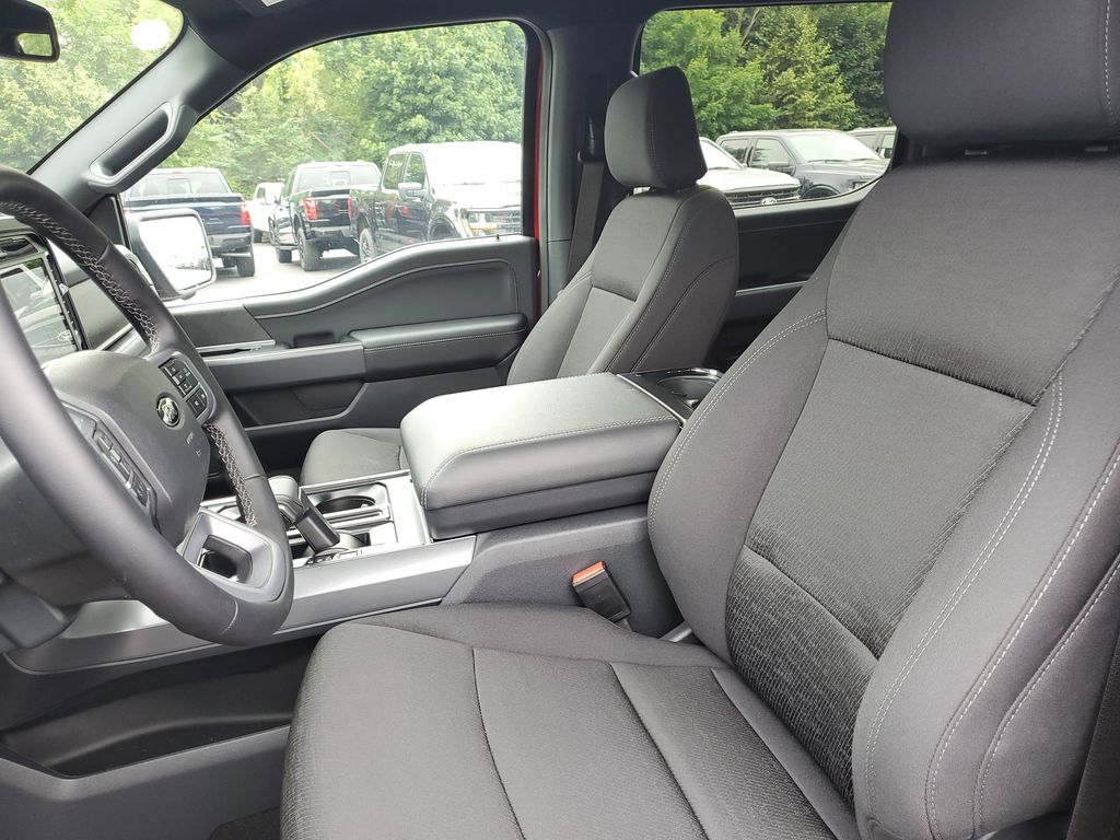 2025 Ford F-150 XLT - Photo 7