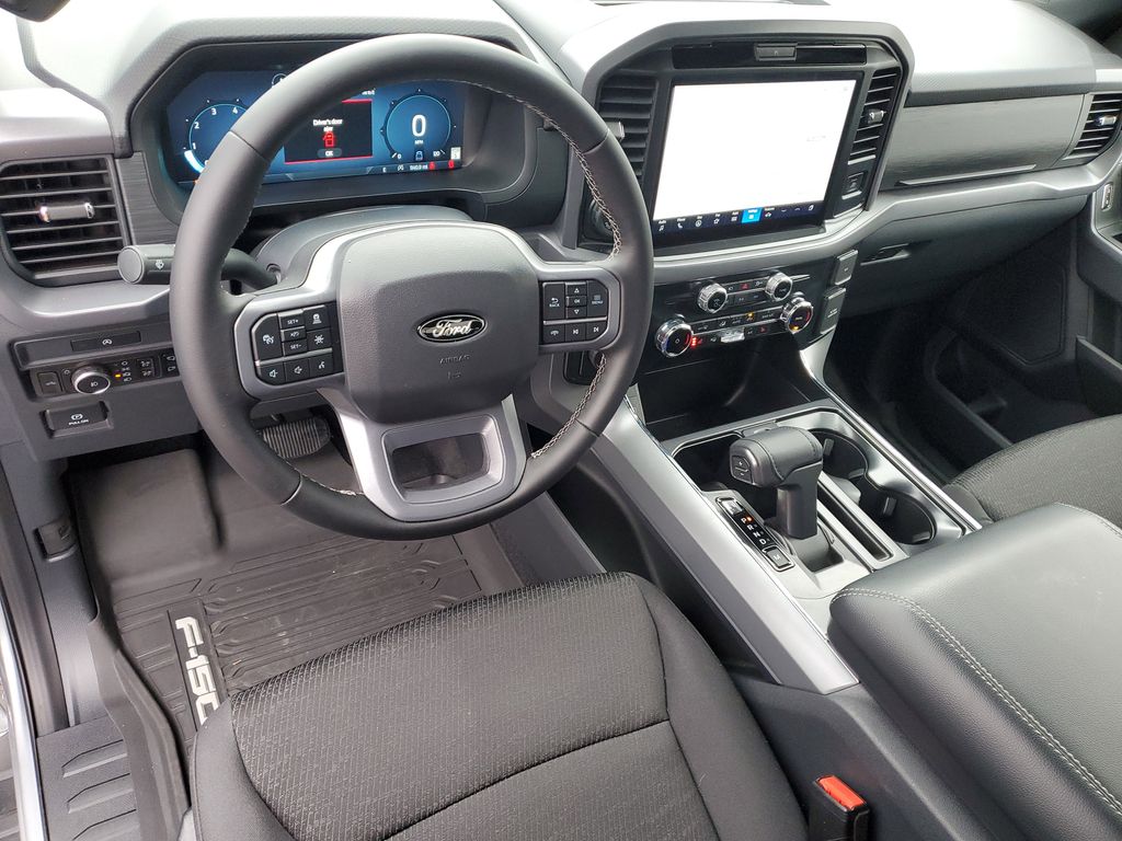 2025 Ford F-150 XLT - Photo 11