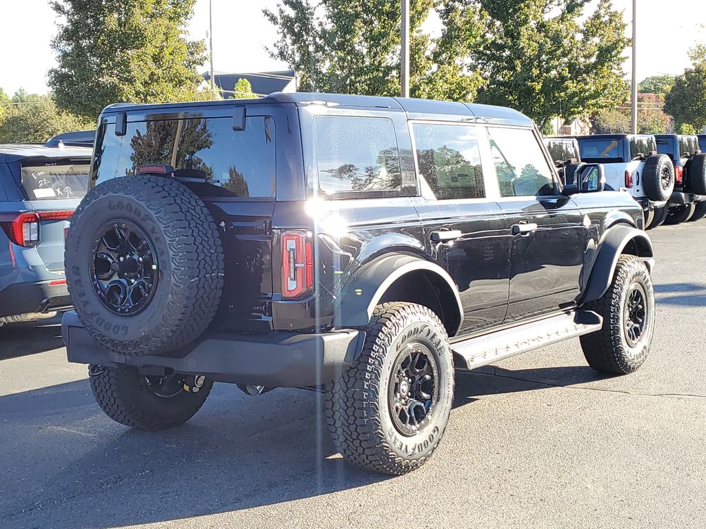 2025 Ford Bronco Outer Banks photo 4