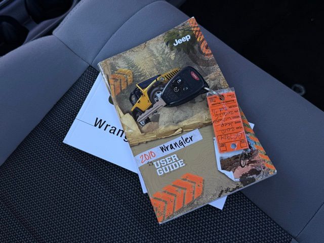 2010 Jeep Wrangler Unlimited Sahara photo 3