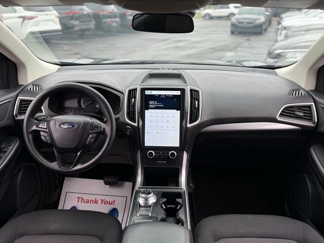 2022 Ford Edge SE photo 3