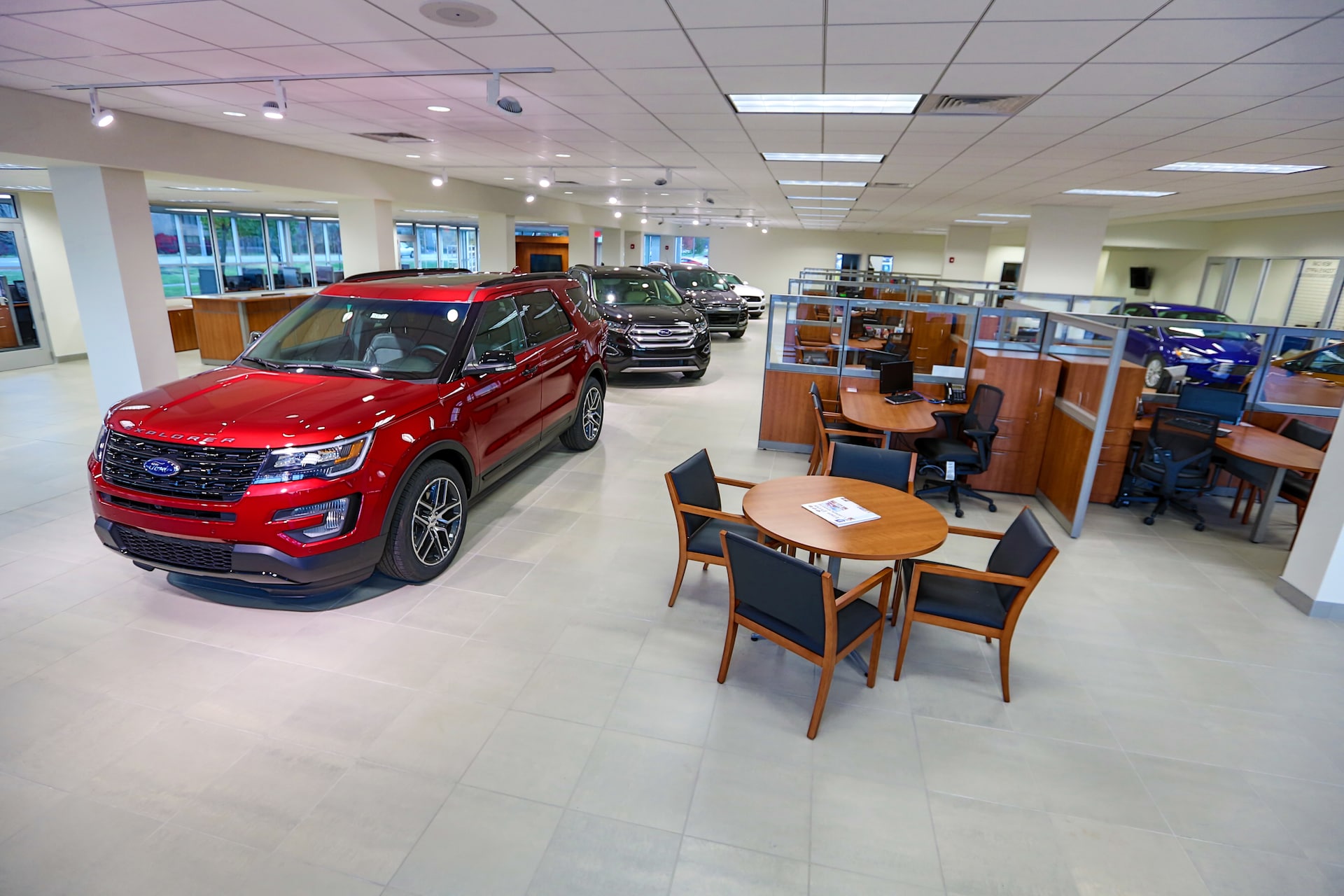 Lasco Ford dealership serving Grand Blanc Michigan 48439 from Fenton Michigan