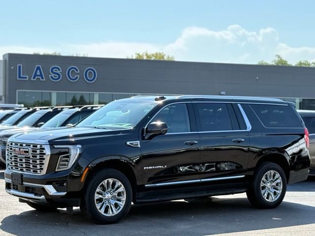 2025 GMC Yukon Denali AWD's photo