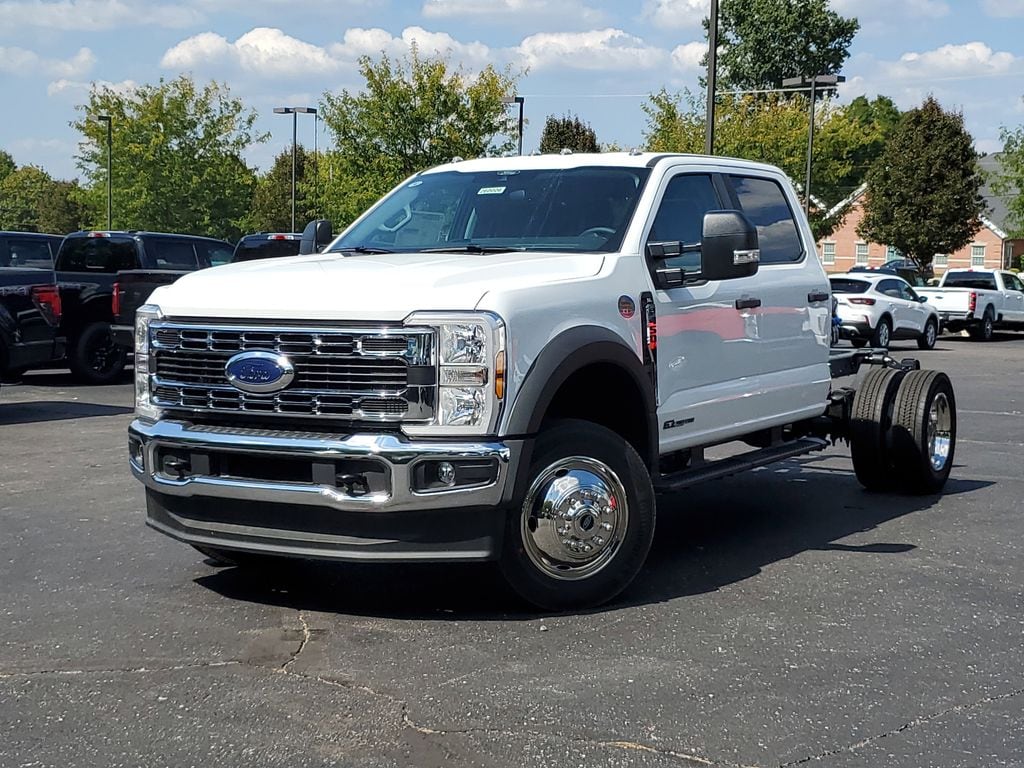2026 Ford F-450 Super Duty Chassis Cab XL's photo