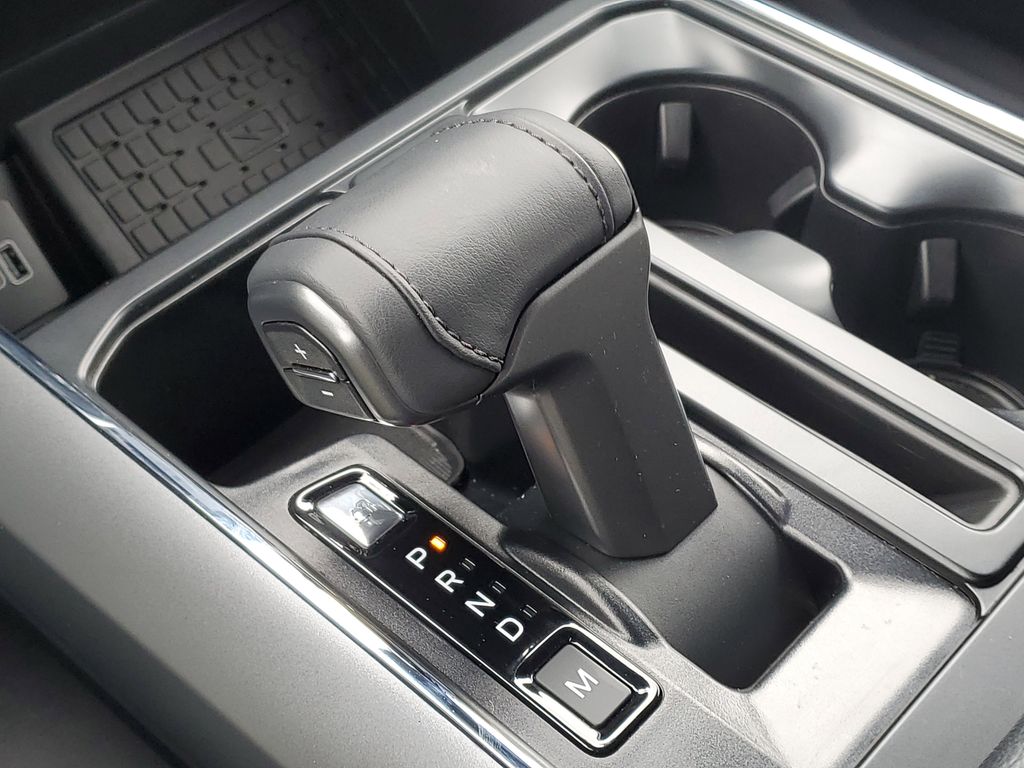 2025 Ford F-150 XLT - Photo 22