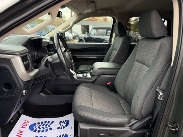 2022 Ford Expedition MAX XLT photo 2