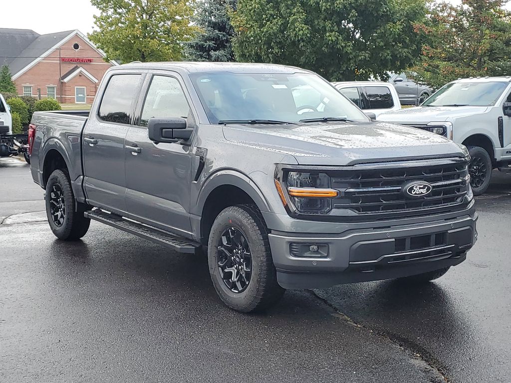 2025 Ford F-150 XLT photo 3