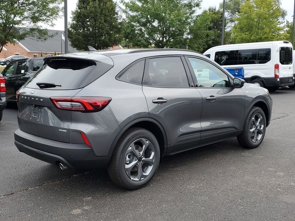 2025 Ford Escape ST-Line photo 3