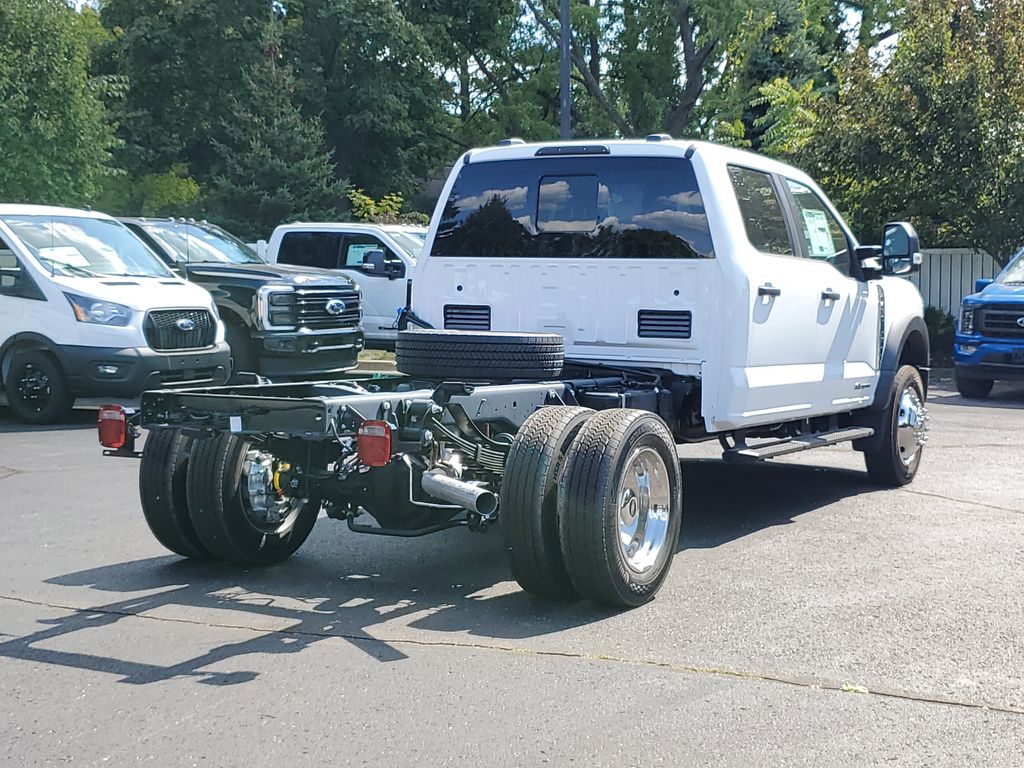 2026 Ford F-450 photo 3
