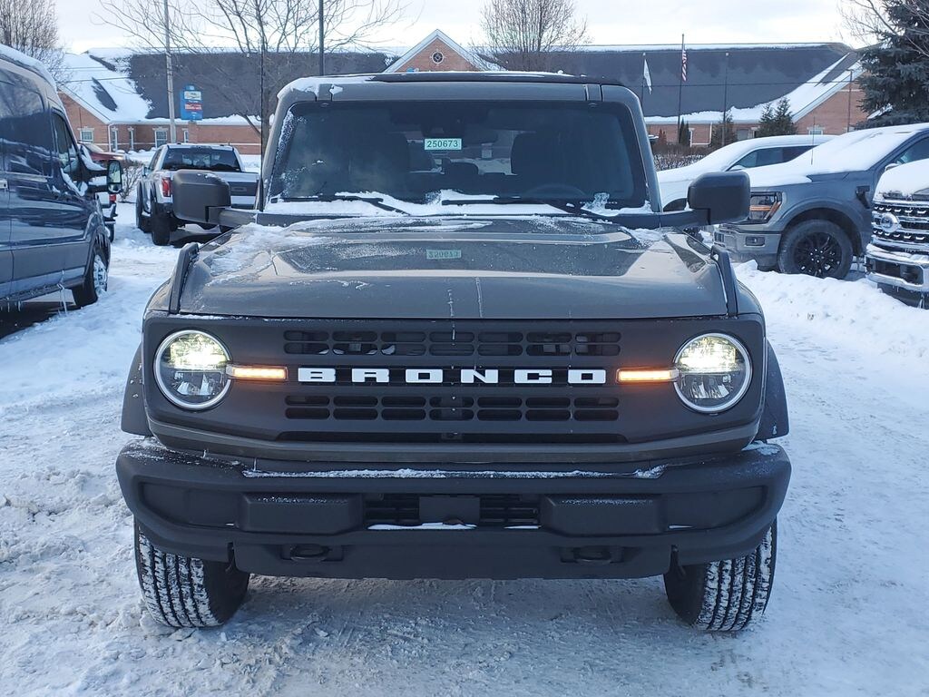 New 2025 Ford Bronco Base SUV