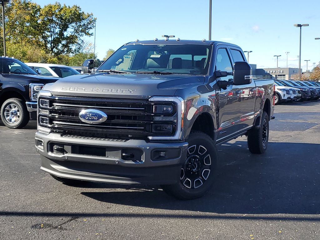 2026 Ford F-350 Super Duty Platinum's photo
