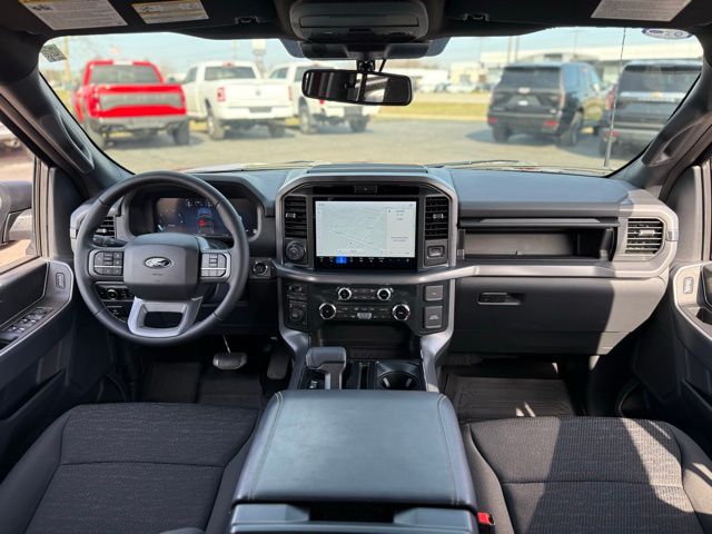 2025 Ford F-150 XLT - Photo 2
