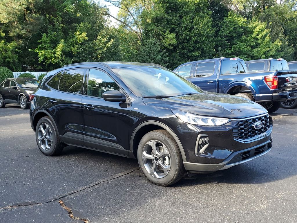 2025 Ford Escape ST-Line photo 3