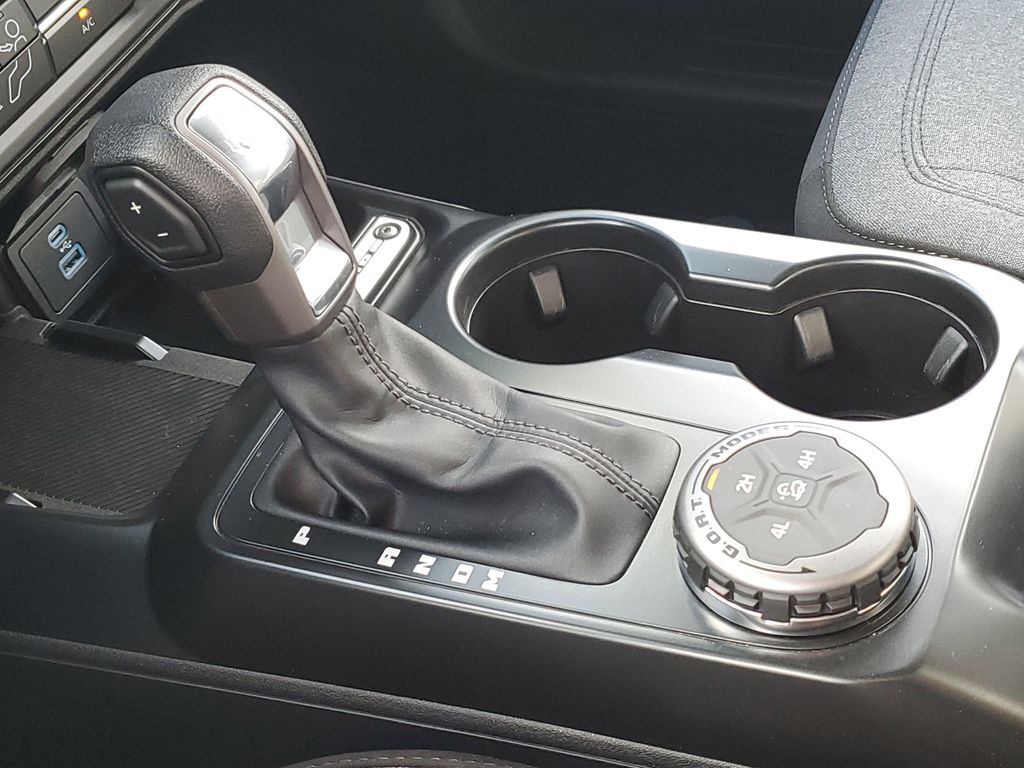 2025 Ford Bronco 4-Door Base - Photo 18