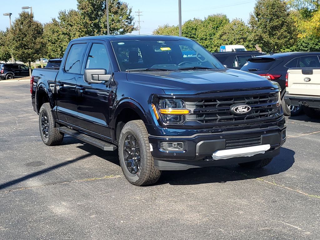 2025 Ford F-150 XLT photo 3