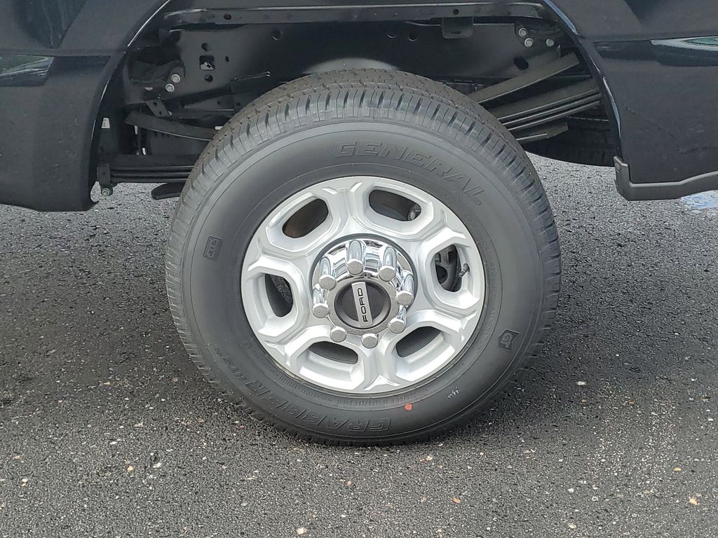 2026 Ford F-350 Super Duty XLT - Photo 31